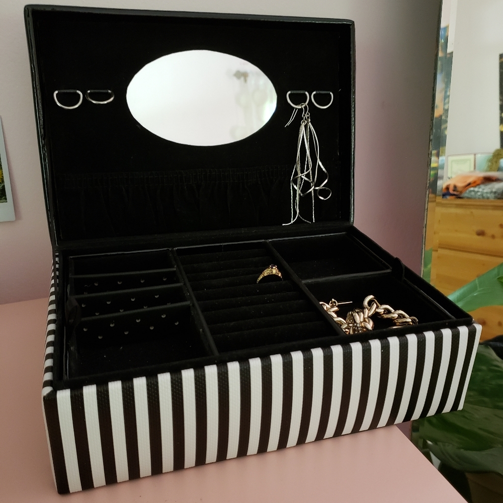 *SOLD* Cute striped jewelry box